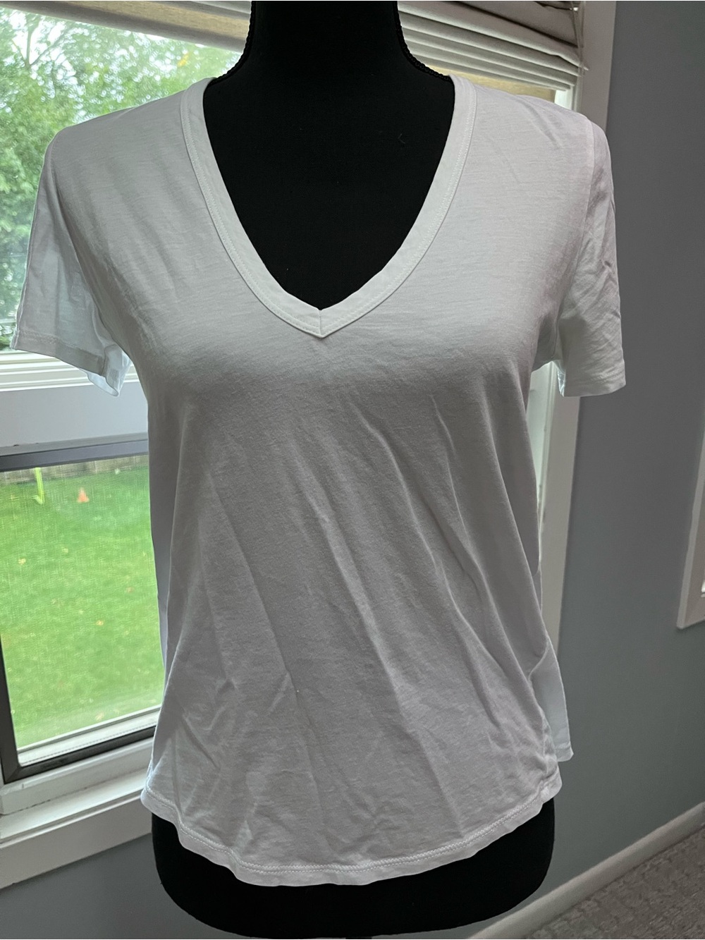 Veronica Beard White V-Neck Short Sleeve Tee